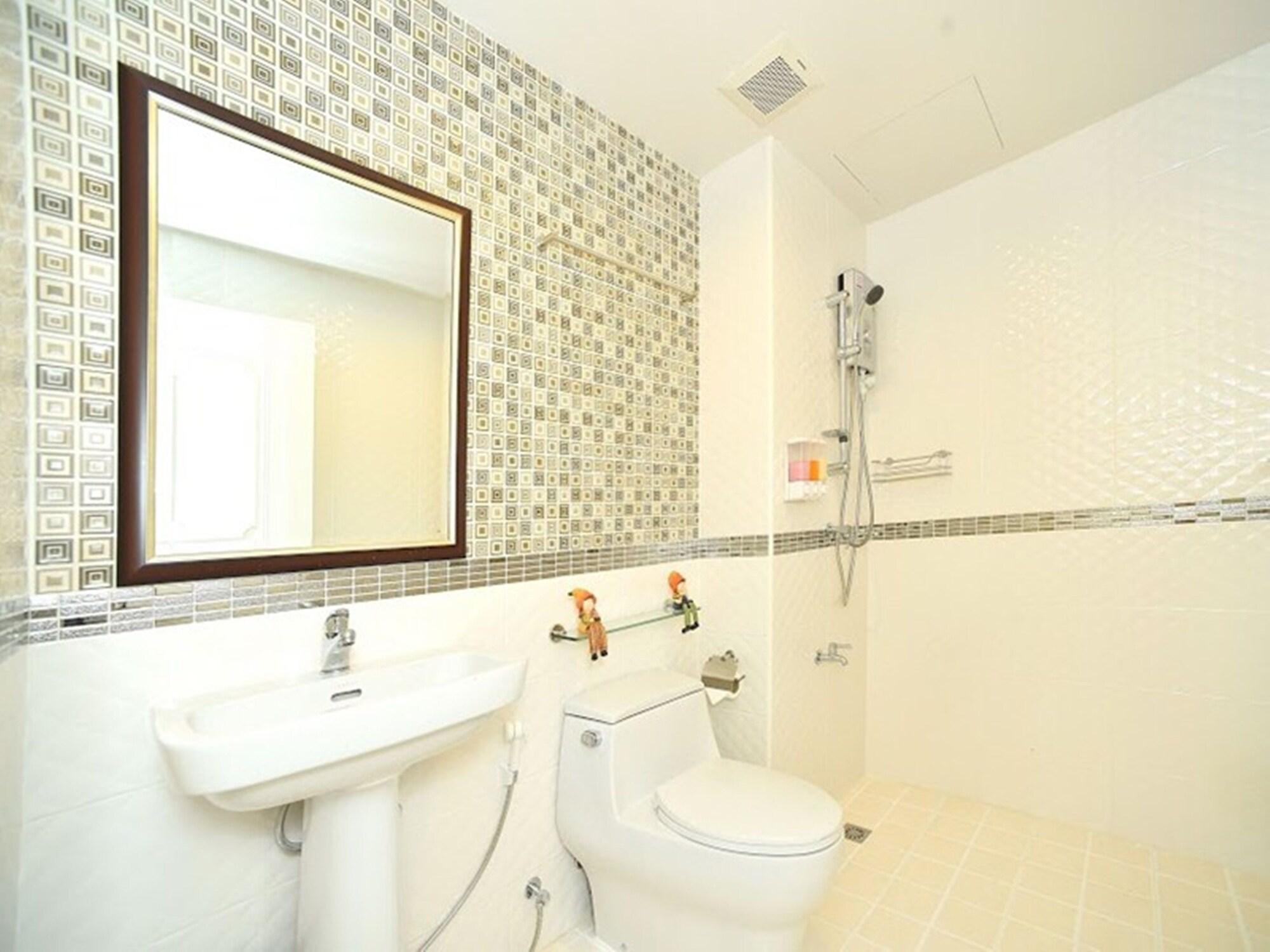 Parvena Hotel Bangkok Esterno foto